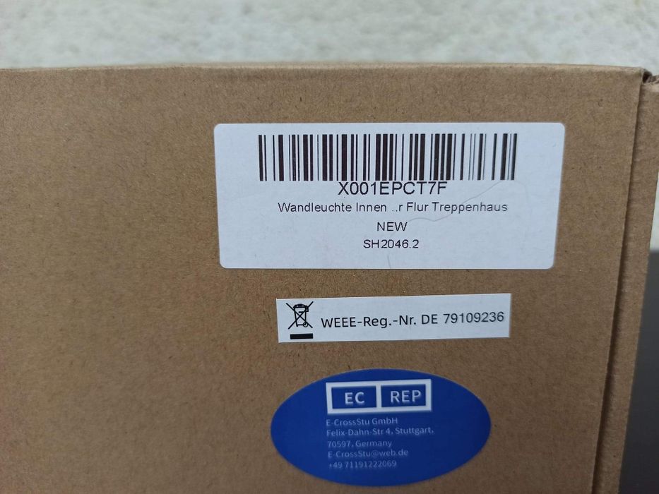 Aplica de perete lumina led design modern cu lumina in 2 directii