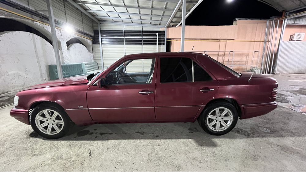 Мерседес Е220 автомат