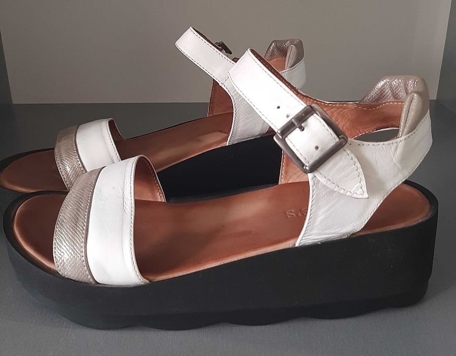 Дамски сандалети от естествена кожа