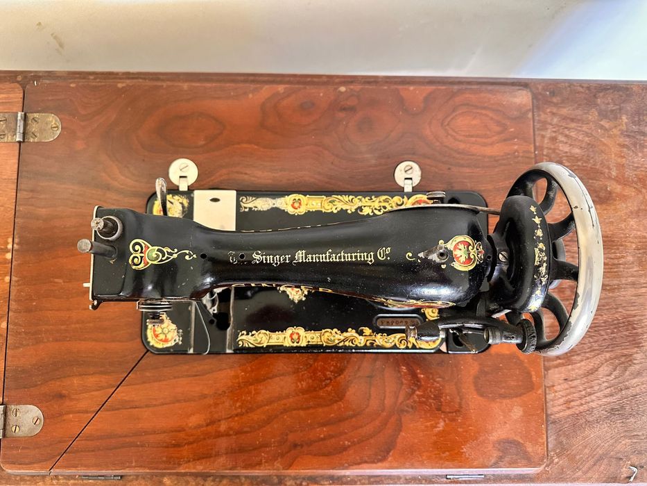 Masina de cusut SINGER