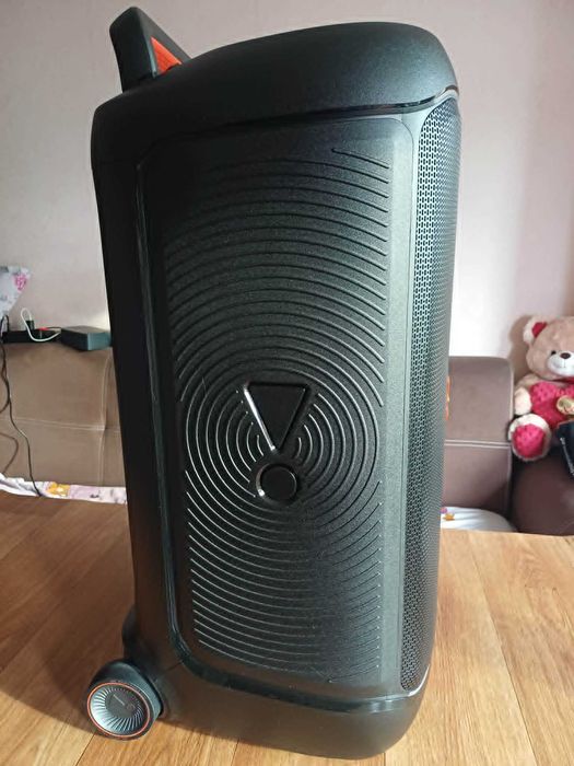 Аудио система JBL Partybox 520, Сменяема батерия,Гаранция