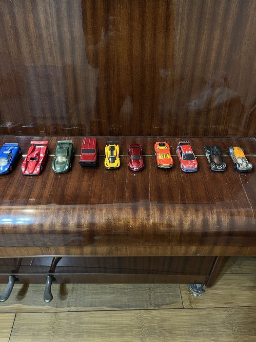 Машинки Hot wheels