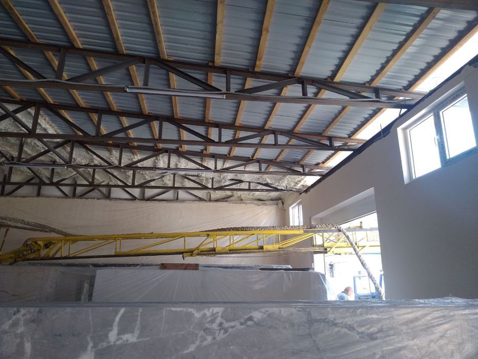 Утепление пеной ППУ мансарды, крыши, стен, потолков и подвалов