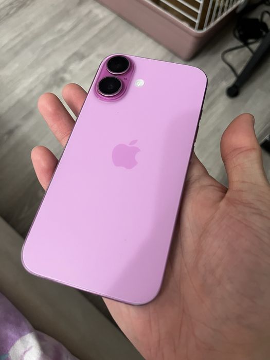 Продам айфон 16 256гб