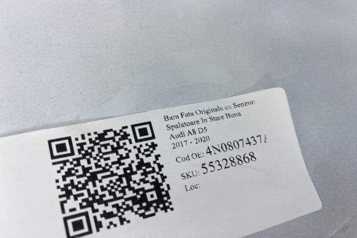 Предна Броня Оригинална със Сензори и Мивка в Добро Състояние Ауди А8