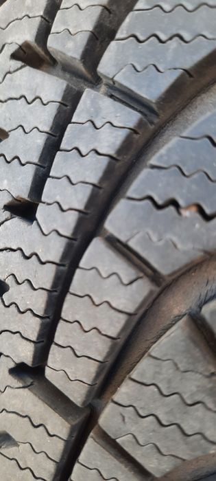 Разпродажба 2 броя зимни гуми 195 55 16 Goodyear 8mm