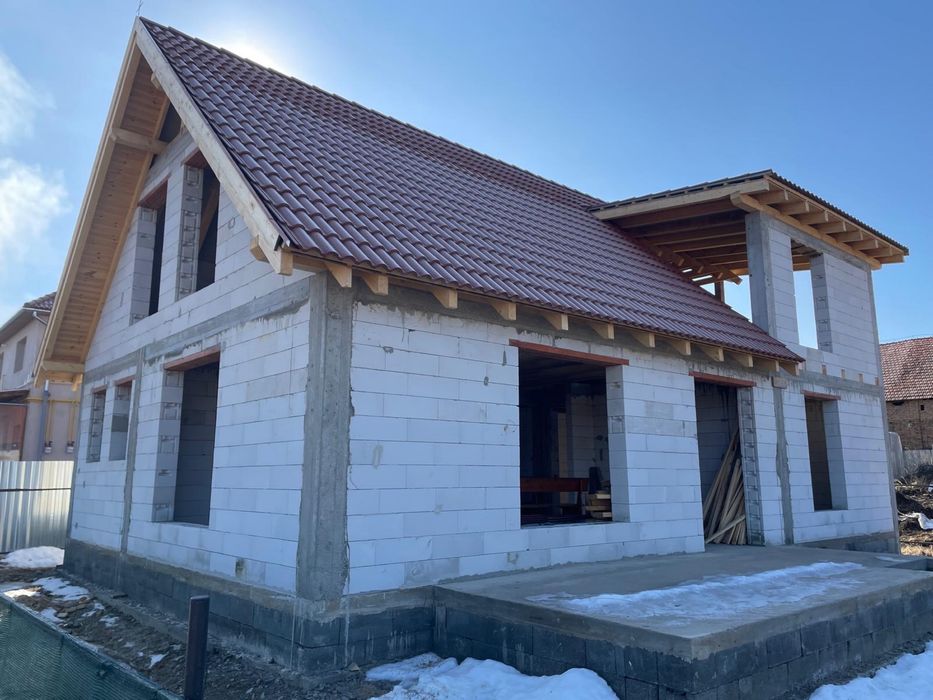 Casă nouă de vânzare la Sâncrāieni