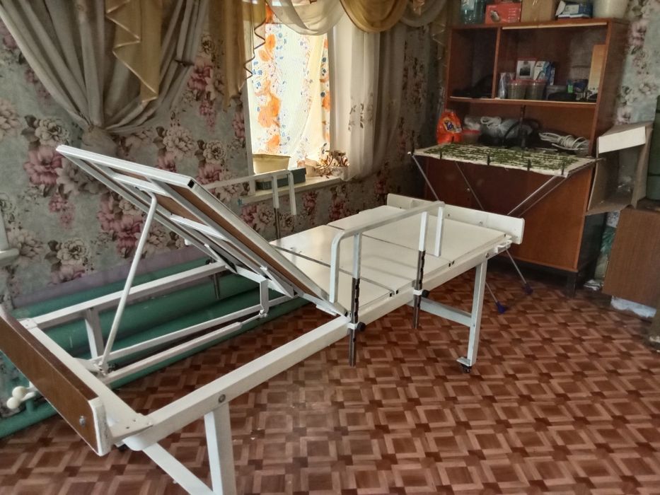 Медицинская кровать.