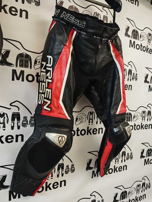 Costum moto piele ARLEN NESS cu cocoasa marime 52