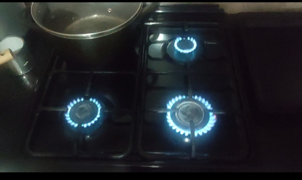Газ плита Artel...