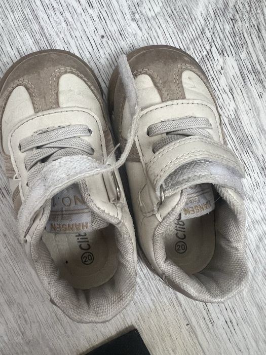 Продаю детскую обувь