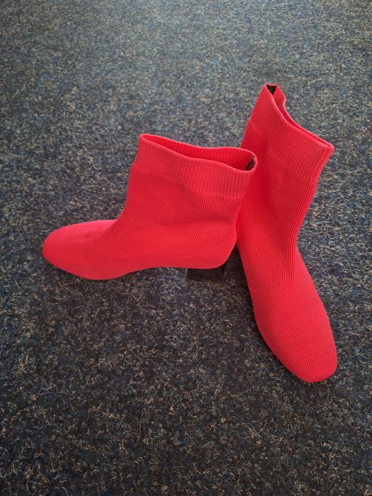 Botine roz marime 37