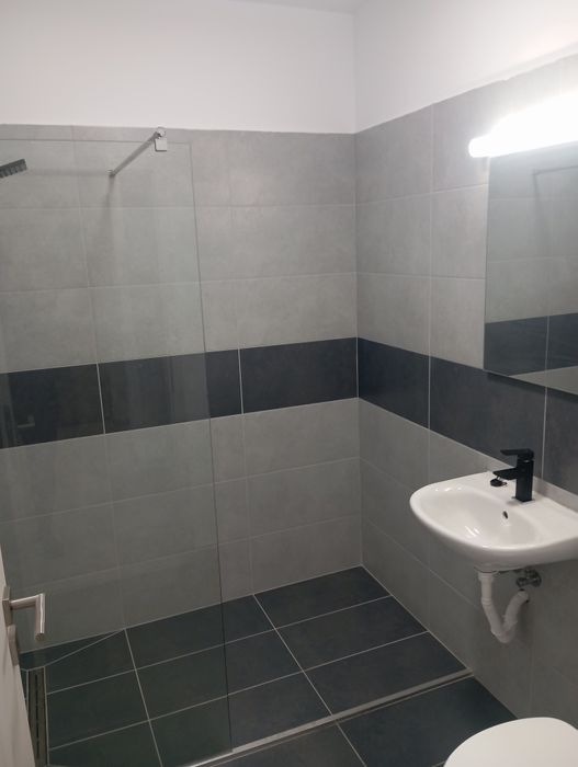 Închiriez pe termen lung garsoniera nouă, complet și nou utilată