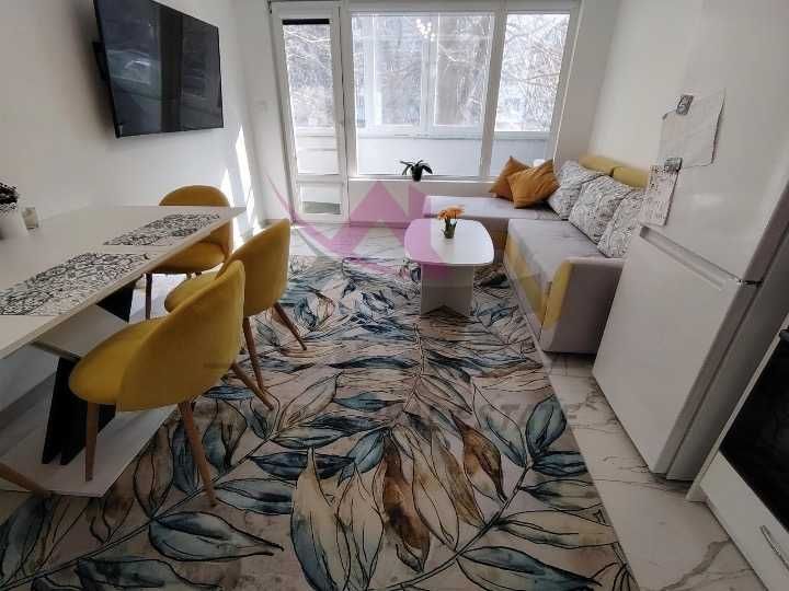 Продава се Четиристаен апартамент в Варна, Левски - 82 кв.м за 1427 €/кв.м - Снимка #1