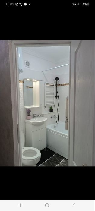 Inchiriez camera camin etaj 1