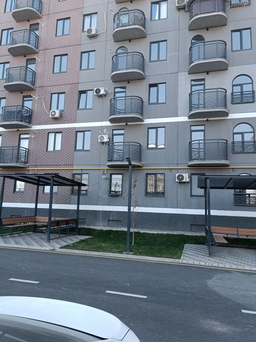 Продаётся 2 комнатная квартира ассалом хаво третий  этаж девяти этажка