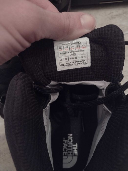 Туристически дамски обувки The North Face