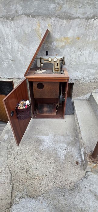 Тикув машинаси сотилади.