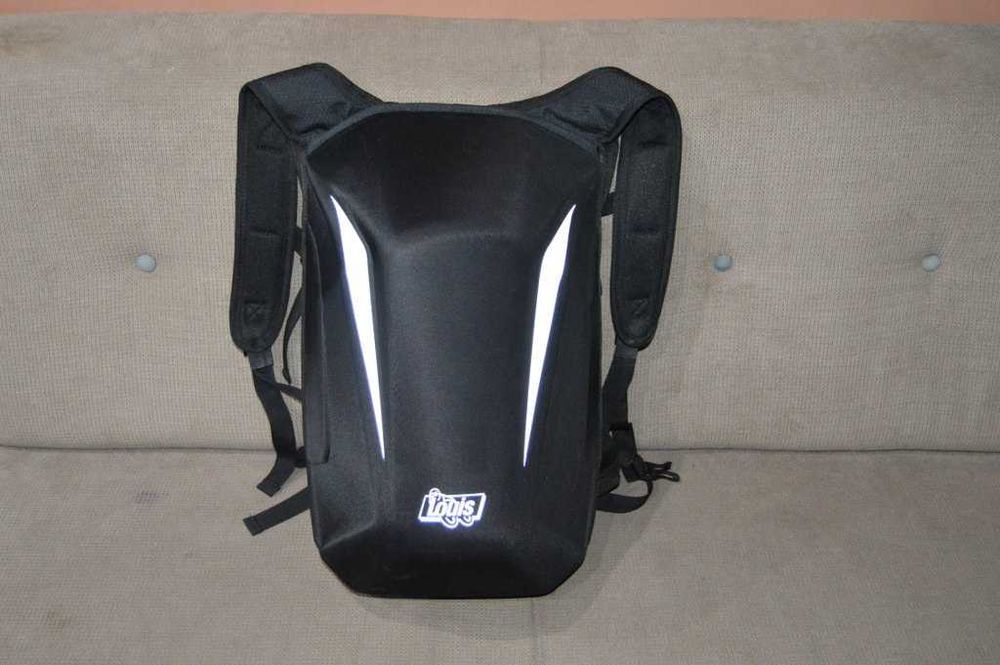 Rucsac Moto Louis - Model Aerodinamic (Hard Shell) 18L