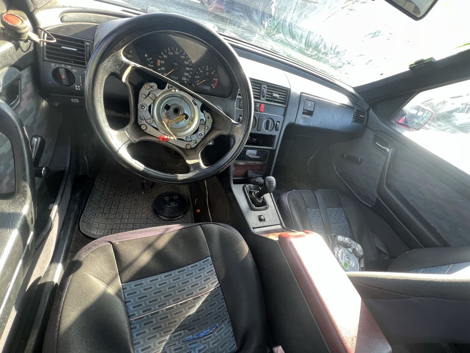 Mercedes C-class W202 (2.0d) на части