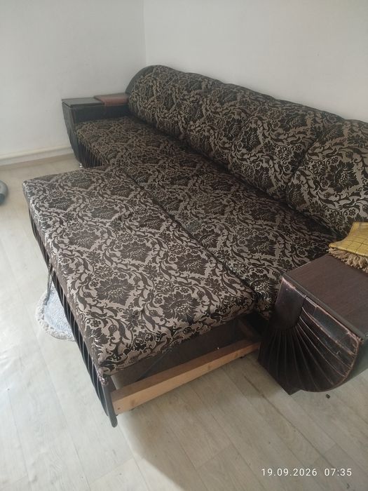Срочно продам диван