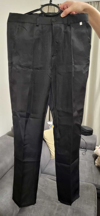 Официален мъжки костюм