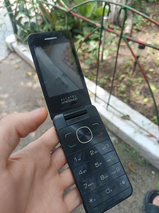 Vând telefoane pentru coletionari