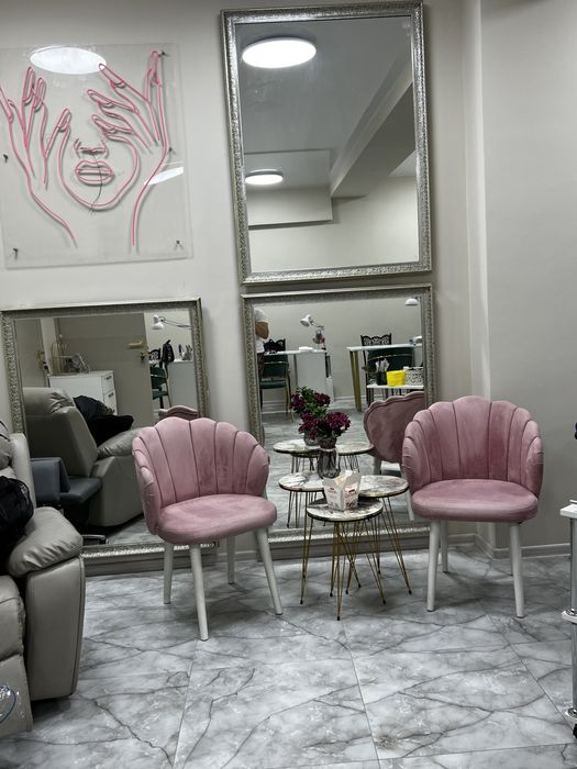 Сдам  парикмахерское кресло