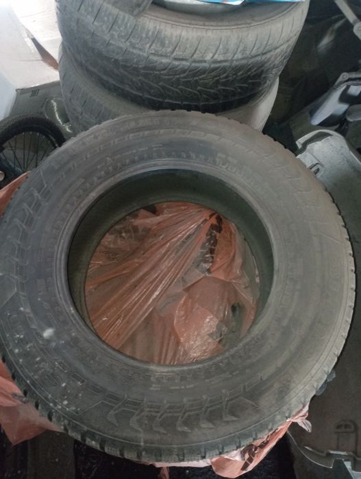 Продается зимные резины с шипами