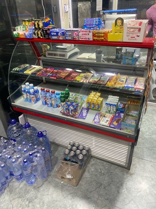 Xoladelnik vetriniy sotiladi