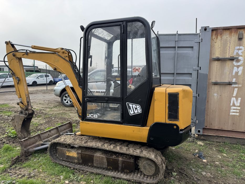 Miniexcavator de inchiriat