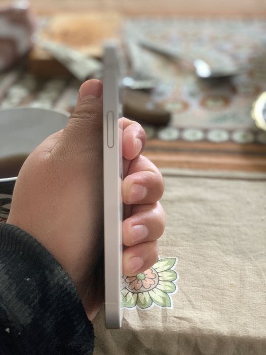 Iphone 12       .