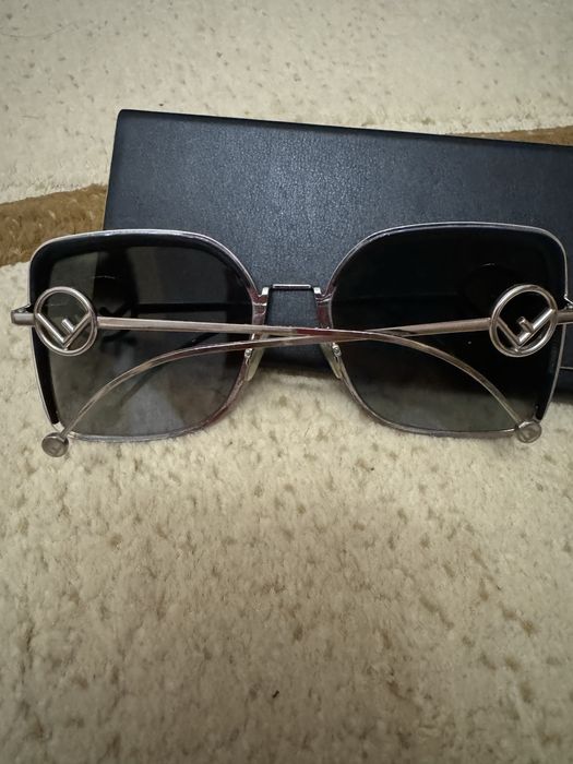 Слънчеви очила на Fendi