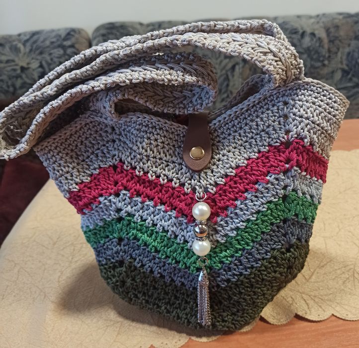 Ръчно плетени дамски чанти