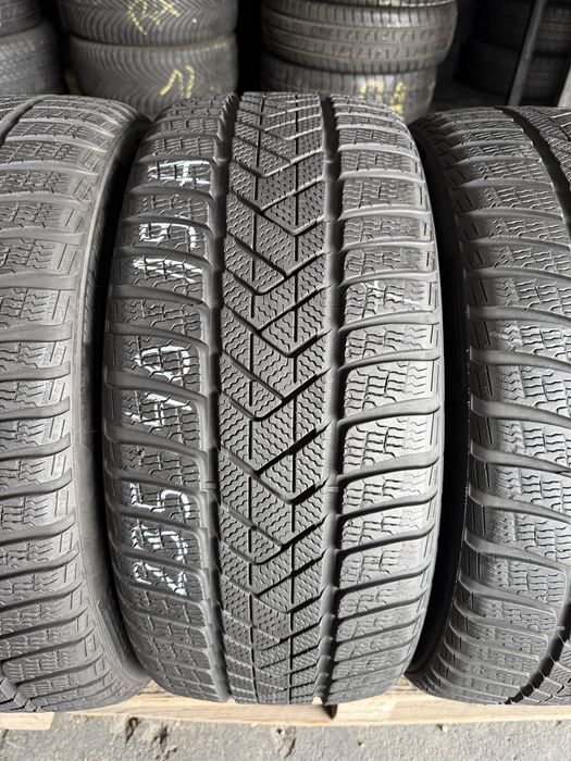 4 anvelope iarna 235/40/19 , Pirelli , TO ( echipate Tesla ) , 6.5 mm !