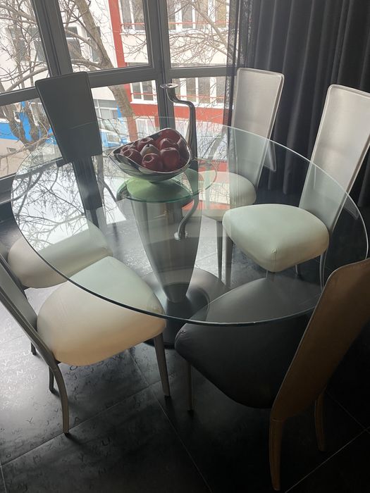 Стъклена овална дизайнерска маса + 6 стола от агнешка кожа