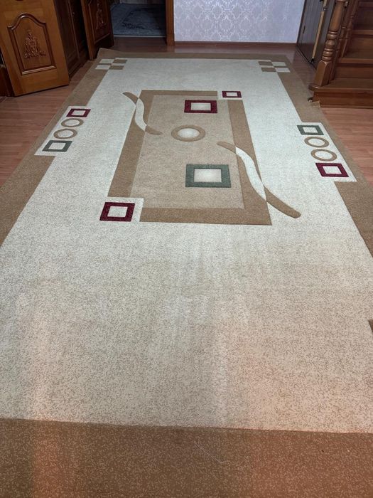 Продам ковры б/у.