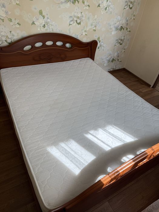 Кровать двуспальная 160*200.