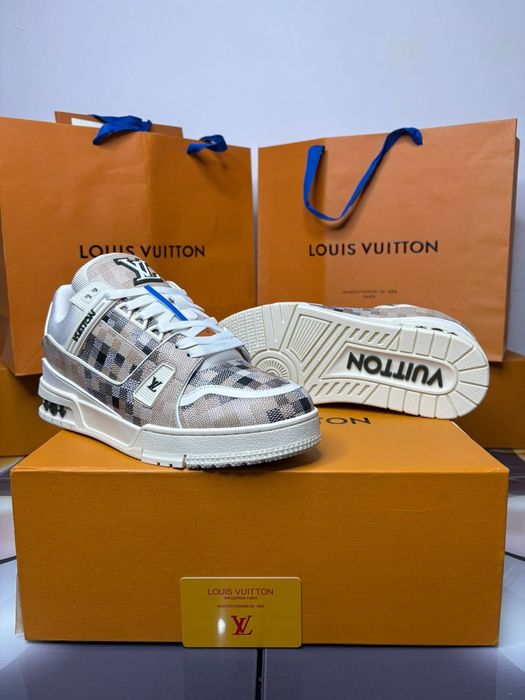 Adidasi Louis Vuiiton