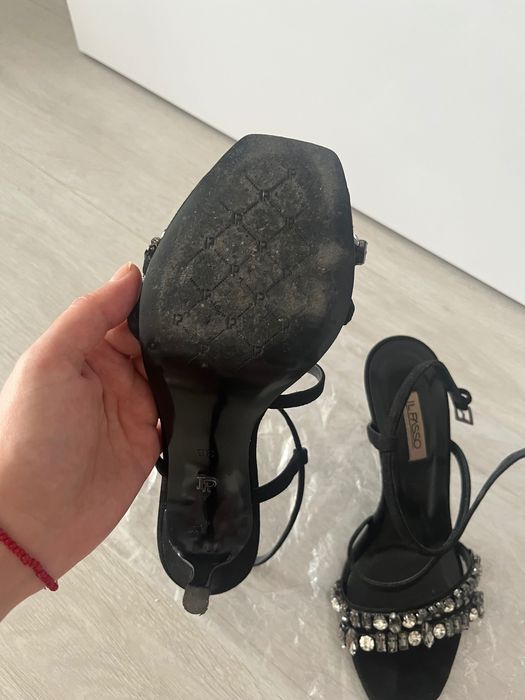 Vând sandale IL PASSO/36/noi