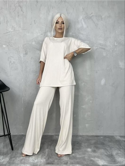 Брючные костюмы