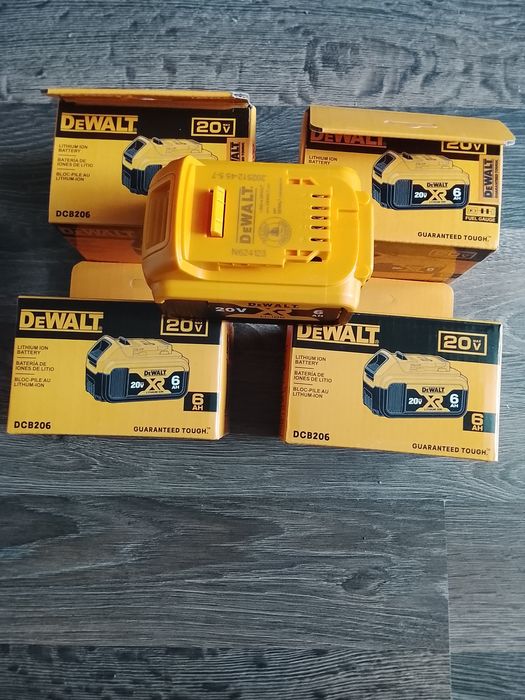 4 baterii DeWalt de 6a. Noi.