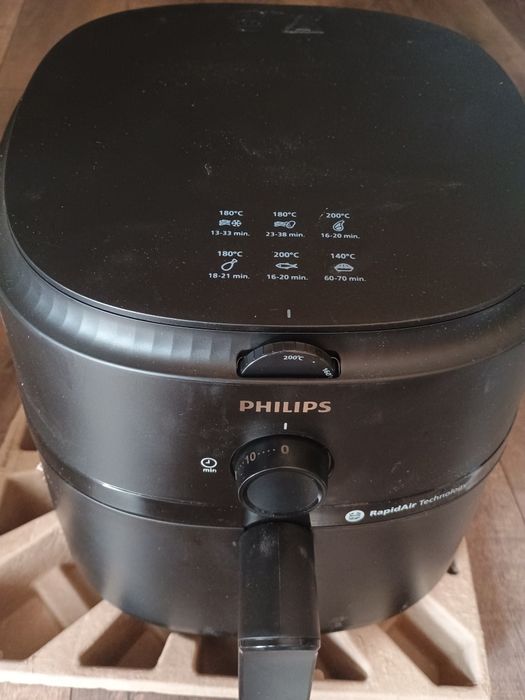 продавам чисто нов airfryer philips