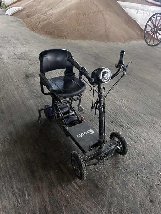 Scooter / Cărucior electric pliabil eRoute – Bătrâni / Dizabilități (Folosit de 4 ori)