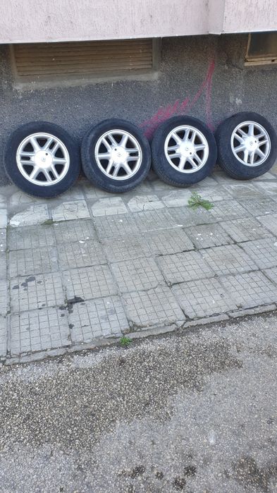 Алуминиеви джанти с летни гуми