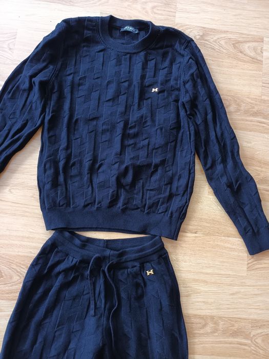 Hermès LV Burberry Balmain екипи