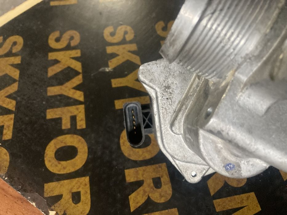 Seat altea 2005 година 1.6 tdi 102 кс Дросел Клапа