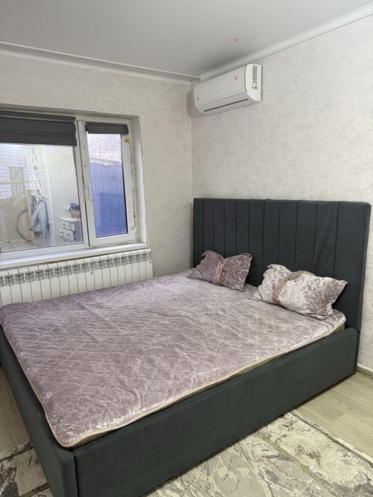 Продам кровать с матрасом