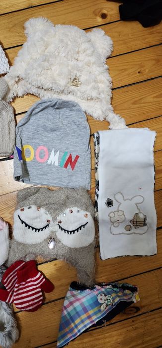 Бебешки шапки,  шал , елечета и ръквички