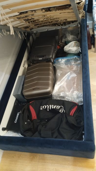 Кровать с матрасом